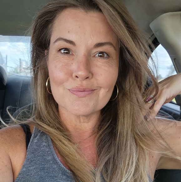 Meet your Posher - Picture 13 of 16